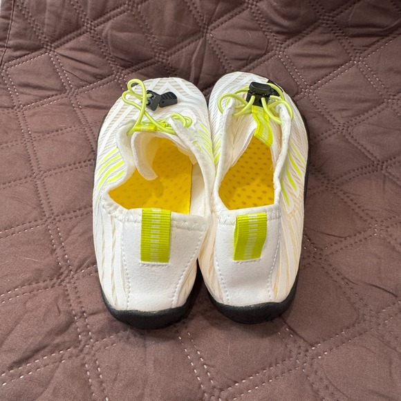 Grounded Footwear Barefoot Shoes (White w/Reflective Strip) Size 38 - Picture 3 of 5